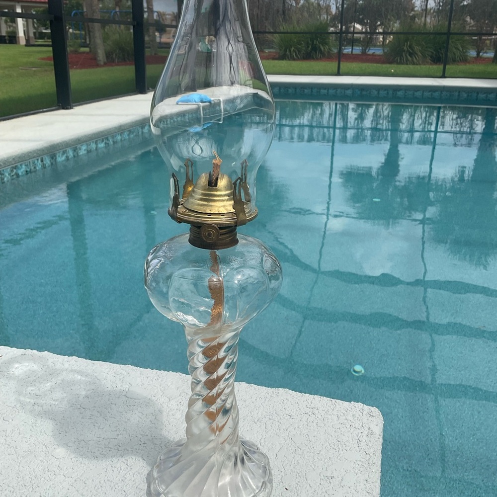 Vintage Swirl Oil Lamp with Brass Burner